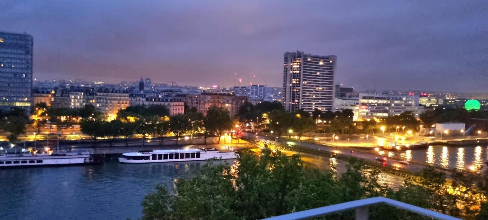 Appartement Vue Tour Eiffel Paris 16 Eme Zewnętrze zdjęcie